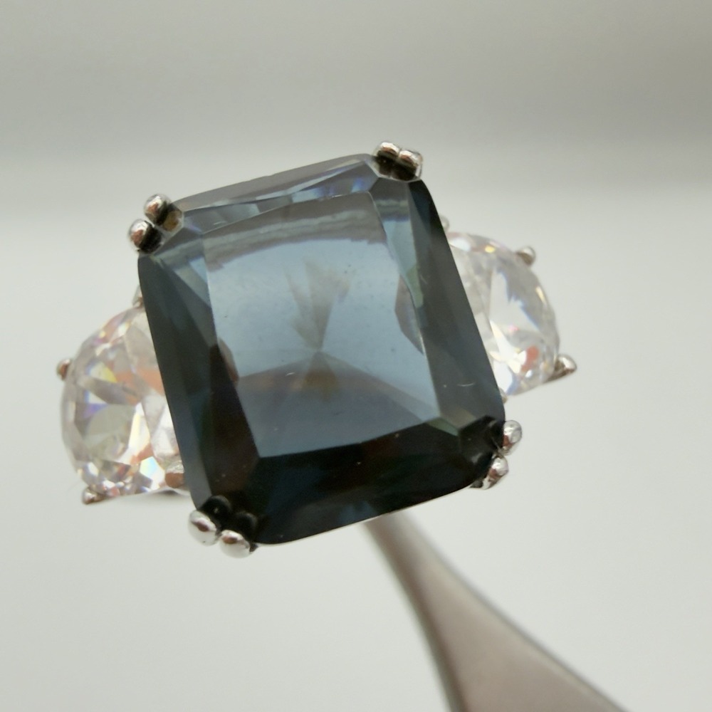 Vtg Art Deco Style Sterling Silver Blue Cut Crystal Ring Sz Three Stone Size 8